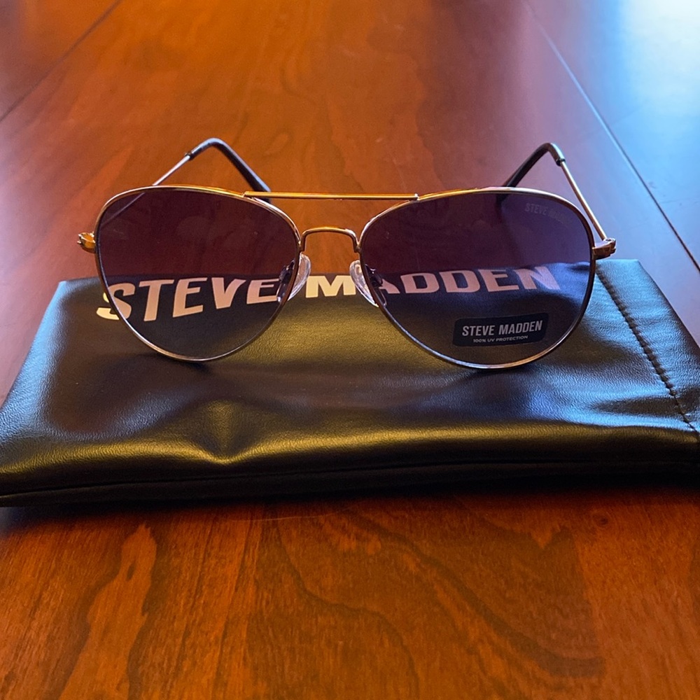 Steve Madden aviator sunglassessses